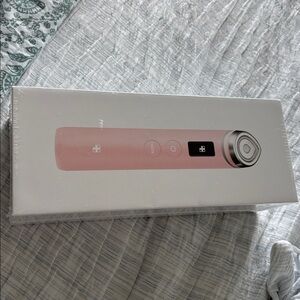 New in Box Medicube AGE-R Booster Pro